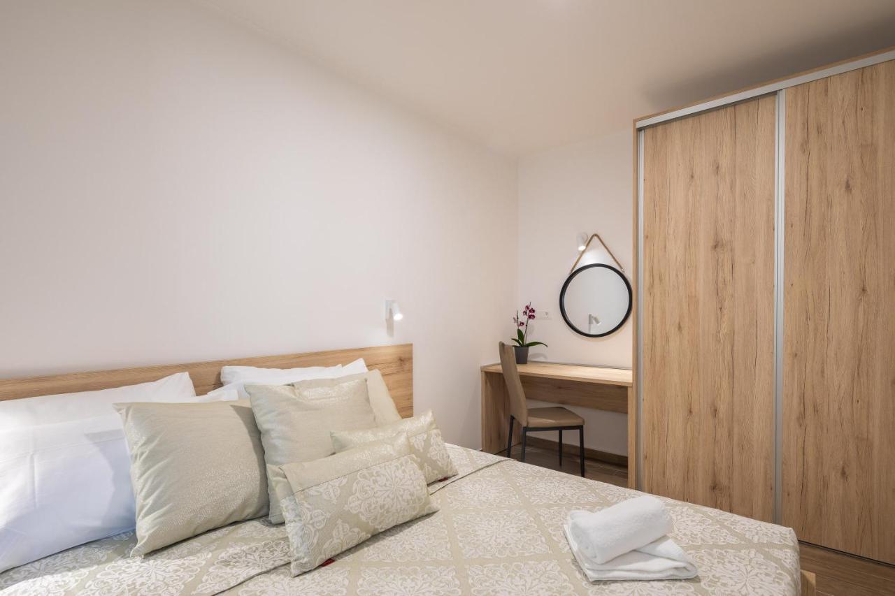 Direct Beach Apartments 耶塞尼采 外观 照片