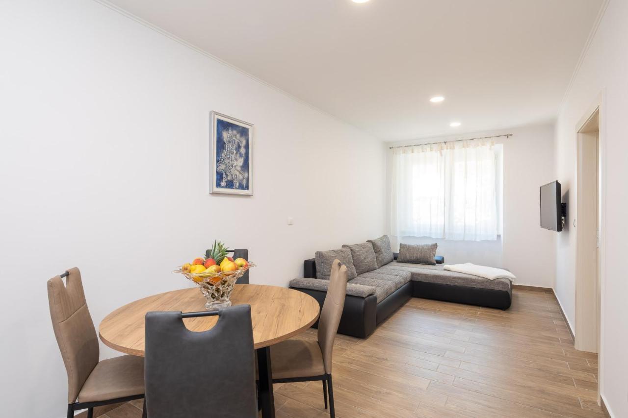 Direct Beach Apartments 耶塞尼采 外观 照片