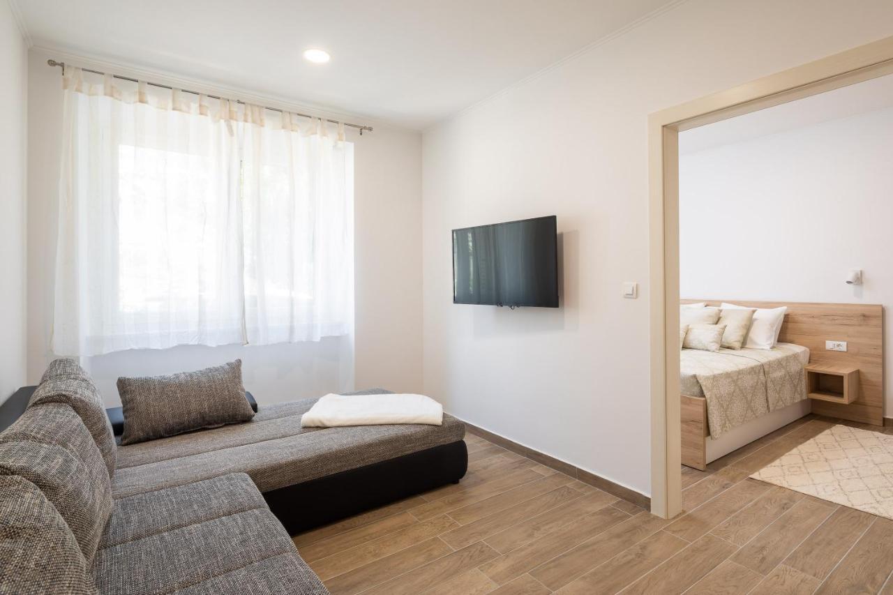 Direct Beach Apartments 耶塞尼采 外观 照片