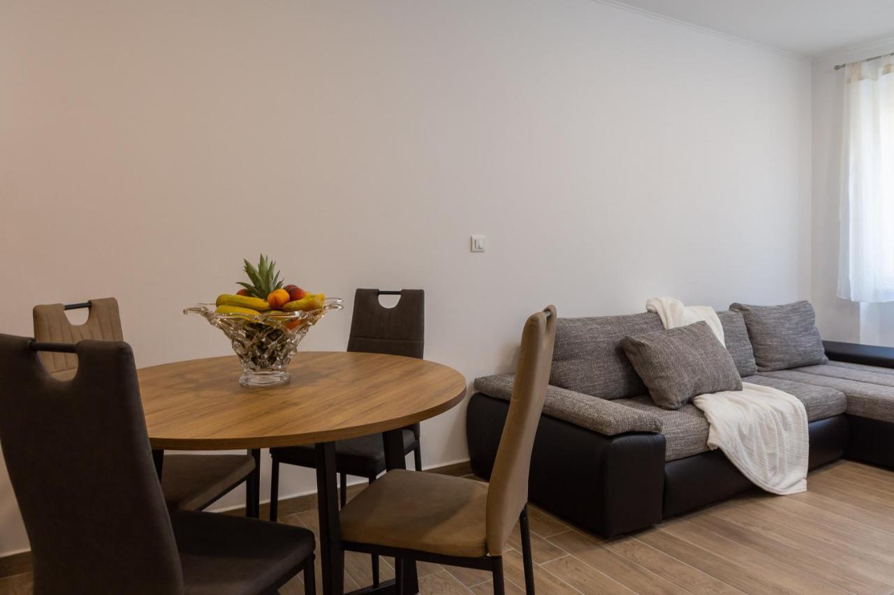 Direct Beach Apartments 耶塞尼采 外观 照片